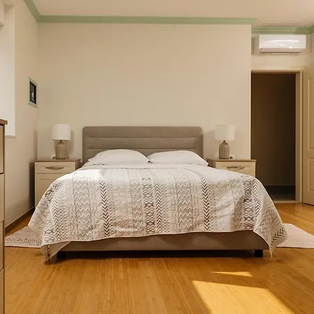 Seaside Luxury With Jacuzzi And Sea View, Omis 빌라 *
