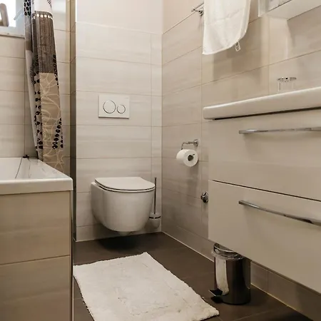 빌라 Seaside Luxury With Jacuzzi And Sea View, Omis Stanici