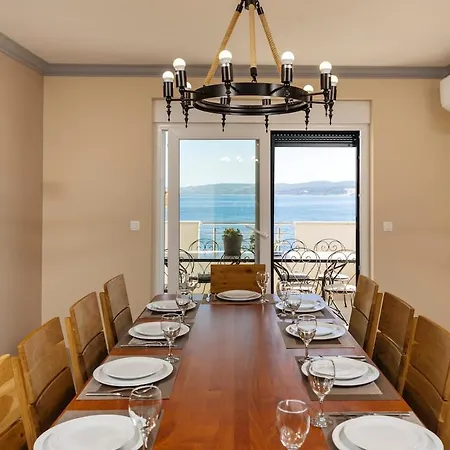Seaside Luxury With Jacuzzi And Sea View, Omis 빌라 *