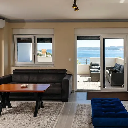 빌라 Seaside Luxury With Jacuzzi And Sea View, Omis