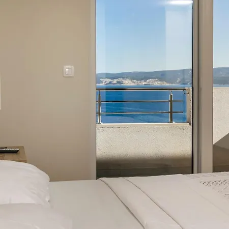 빌라 Seaside Luxury With Jacuzzi And Sea View, Omis