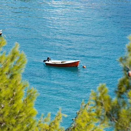 Seaside Luxury With Jacuzzi And Sea View, Omis Stanici