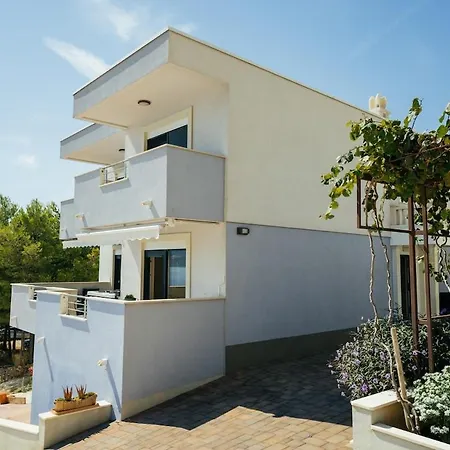 Seaside Luxury With Jacuzzi And Sea View, Omis * Stanici