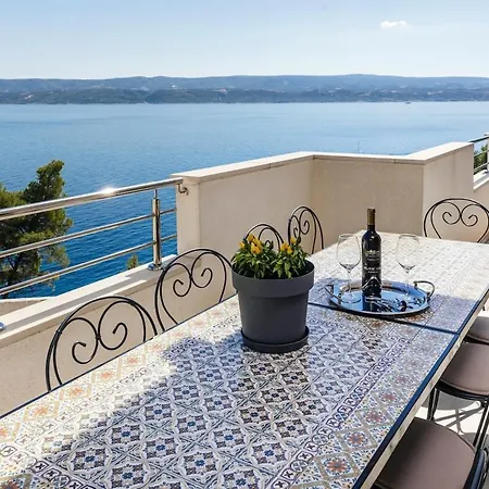 Seaside Luxury With Jacuzzi And Sea View, Omis *