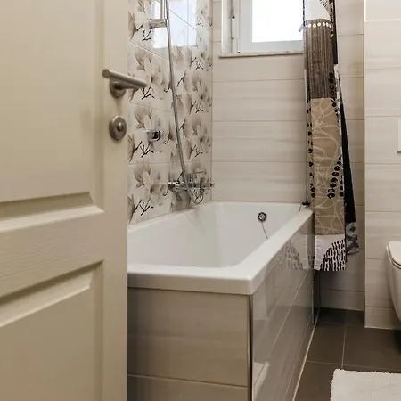 빌라 Seaside Luxury With Jacuzzi And Sea View, Omis
