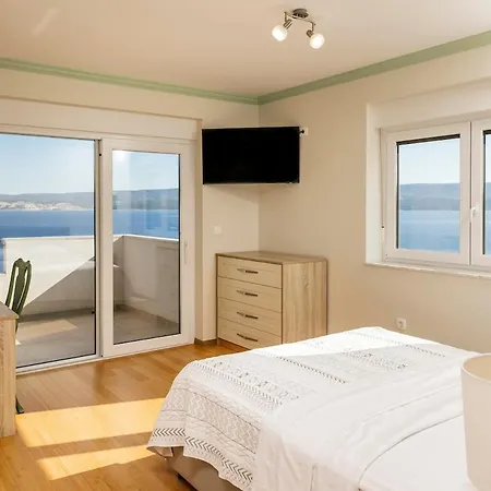 Seaside Luxury With Jacuzzi And Sea View, Omis