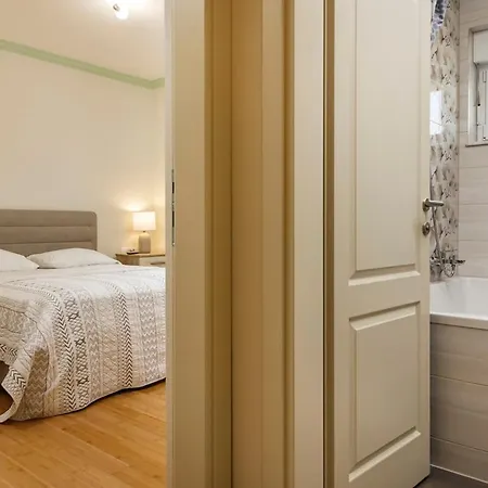 Seaside Luxury With Jacuzzi And Sea View, Omis