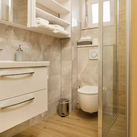 Seaside Luxury With Jacuzzi And Sea View, Omis *